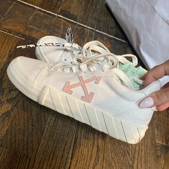 Off-white vulc low light pink sneakers
